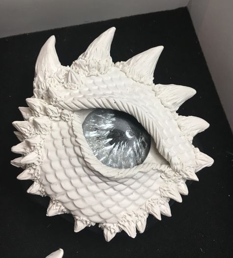 Lisa Dragon eyes Dragon Eye Ceramic, Dragon Eyes Clay, Dragon Eye Clay Art, Dragon Eye Sculpture, Dragon Clay Art, Clay Eyes Sculpture, Dragon Eye Art, Dragon Sculpture Clay, Clay Dragon Eye