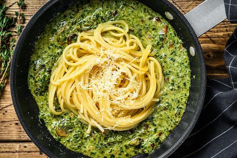 Spaghetti Pasta Recipe, Healthy Pasta Recipe, Spinach Spaghetti, Best Avocado Recipes, Creamy Spinach Sauce, Salad Appetizer Cups, Healthy Spaghetti, Spaghetti With Spinach, Spinach Sauce