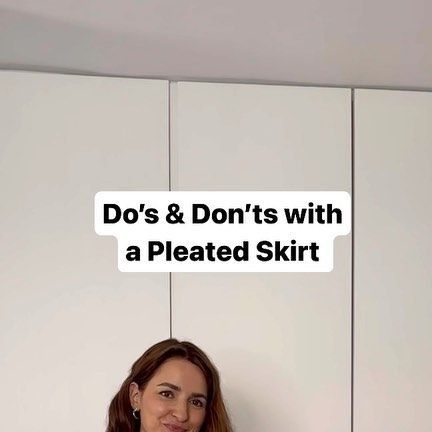 Nina Walder on Instagram: "Do’s and Don’t’s with a Pleated skirt 💗 This is a classic, feminine piece, but it requires a bit of navigation for a nice silhouette. Here are a few tips: ✨ Make sure the hemline hits you at the thinnest part of your leg for a flattering look, otherwise it might look too voluminous. ✨ When pairing it with a blazer, avoid long and bulky ones. A slightly more fitted blazer with a classic or cropped length will work best. Show your writs too for a more balanced look. Pleated Skirt Cocktail Outfit, Button Down Shirt With Pleated Skirt, Pleated Skirt Outfit Office, Long Skirt Blazer Outfit, Pleated Skirt Blazer Outfit, Pleated Skirt And Blazer Outfit, Pleated Skirt Work Outfit, Pleated Skirt With Blazer, Blazer With Pleated Skirt