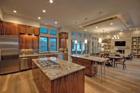 22 Brilliant Kitchen Islands With Stoves (Photo Gallery) – Home Awakening Kitchen Island Stove, Living Room With Stove, Modern Kitchen Stoves, Island Stove, Kitchen Island Shapes, Kitchen Island Range, Kitchens With Two Islands, Old Style Kitchen, Farm Style Sink