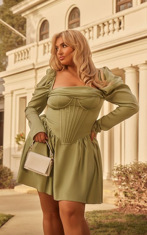 Corset Dress Plus Size, Plus Size Model Outfits, Plus Size Corset Dress, Green Summer Dresses, Plus Size Corset, Satin Corset, Beautiful Dresses For Women, Student Fashion, Green Satin