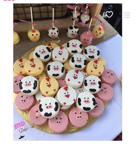 Cake Pucks, Barn Birthday Party, Farmyard Party, Graduation Candy Buffet, Farm Animal Cakes, Barnyard Birthday Party, Animal Birthday Cakes, Cake Pop Decorating, Farm Animal Party