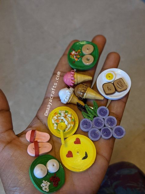 #quilling #3dquilling #indianquilling #maayacrafts Quilled Magnets, Quilling Dolls, Handmade Rakhi Designs, Anniversary Diy, Umbrella Decorations, Paper Quilling Jewelry, Quilling Work, Handmade Rakhi, Desain Quilling