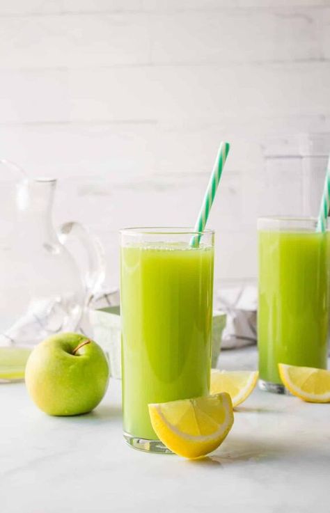 Cucumber Apple Juice Recipe, Apple Juice Recipe, Green Juice Recipe, Green Juice Recipes, Persian Cucumber, Celery Juice, Holistic Nutritionist, English Cucumber, Juice Recipe