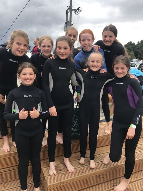 Wetsuit Aesthetic, Cute Wetsuits Surfing, Women Scuba Diving Wetsuit, Wetsuit Women, Wetsuit Bottoms, Group Aesthetic, Women’s Wetsuit, Scuba Girl, Long Hair Pictures