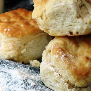 Copycat KFC Biscuits Recipe - Fast Food Menu Prices Kfc Biscuit Recipe, Perfect Biscuits, 3 Ingredient Biscuit Recipe, Kfc Biscuits, 2 Ingredient Biscuits, Homemade Biscuits Recipe, Fluffy Biscuits, Canned Biscuits, Fast Food Menu