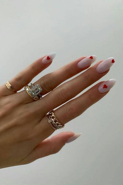 📸 lisagozlan For the romantics, we've found beautiful red, pink and heart designs. We've found modern twists on classics with cutout details and heart French tips. We've found minimalistic nods to the occasion with pretty ombre options in alluring shades (we love this design from Melanie at @overglowedit) and we've got something for the non-conformists too with emoji designs and "love" logo nails (@betinagoldstein's hand painted letters are pure mani goals). Minimal Nails, Nail Swag, Minimalist Nails, Heart Nails, Fire Nails, Dream Nails, Funky Nails, Pretty Acrylic Nails, Chic Nails