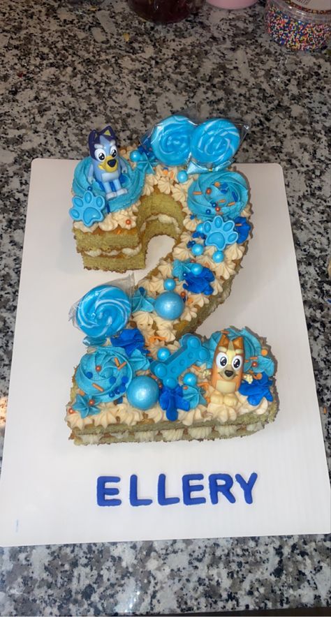 Cake decorating Number 5 Cake Bluey, Number 2 Cupcake Cake Bluey, Number 2 Bluey Cake, Bluey Cupcake Pull Apart, Bluey Cupcake Cake Ideas, Bluey Bday Cake, Bluey Cake Ideas 2nd Birthday, Bluey First Birthday Cake, Bluey Number Cake