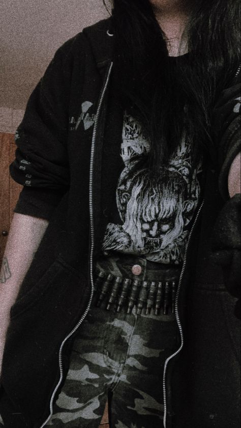 Metalhead Clothes, Metal Outfits Women, Metalhead Girl Outfits, Black Metal Outfit, Metal Girl Outfit, Metal Head Outfits, Metalhead Outfits, Metalhead Style, Army Pants Outfit