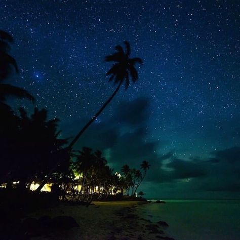 FROMNICARAGUA.COM on Instagram: “🌿🌊🦐✨ @travellingnicaragua The beautiful star-studded night sky over the Corn Islands ✨ . . . [Photo Credit: @big_corn_island ] #starynight…” Night Island Aesthetic, Island At Night, Island Night, Tropical Night, Ocean At Night, Playlist Covers, Desert Island, Night Scene, Tropical Island