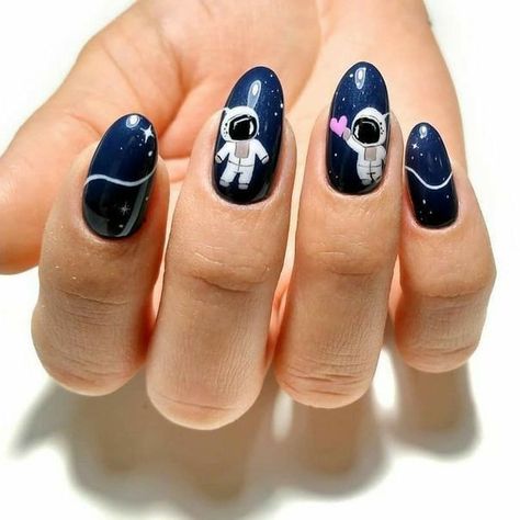 Nasa Nail Art, Solar System Nail Art, Astronaut Nail Art, Nail Designs Space, Nail Art Space, Outer Space Nails, White Nail Art Designs, Planet Nails, Blue Chrome Nails