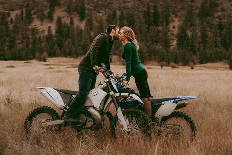 Motocross Wedding, Dirt Bike Couple, Motocross Couple, Dirt Bike Wedding, Bike Wedding, Bike Adventure, Bike Couple, Cool Dirt Bikes, Bike Quotes