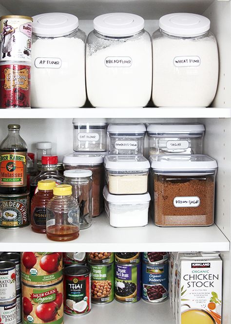 Building a Minimalist Pantry | @thefauxmartha Minimalist Pantry, Minimalist Dekor, Organized Pantry, Minimal Living, Beige Living Rooms, Minimalist Interior Design, Creative Home Decor, Minimalist Home Decor, Minimalist Kitchen