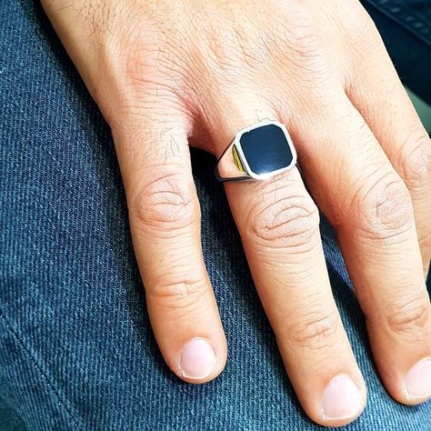 Black Onyx Ring Gold, Mens Rings For Sale, Rope Bracelet Men, Onyx Signet Ring, Locket Ring, Black Stone Ring, Womens Rings Fashion, Chunky Ring, Chunky Rings