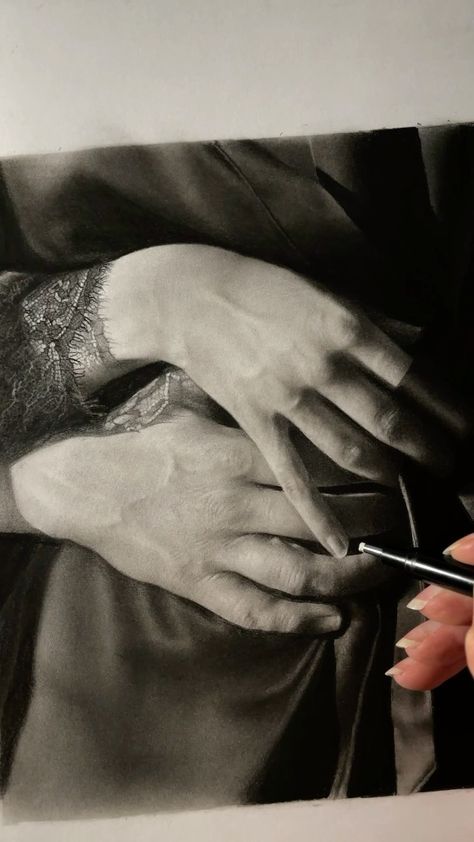 @silviemahdal_art shared a video on Instagram: “10 days of work in 30 seconds. It’s a charcoal drawing on a paper. An intimate conversations of our hands. Have a wonderful weekend! . The…” • Oct 22, 2021 at 5:08pm UTC Silviemahdal Art, Graphite Powder, Wonderful Weekend, Amazing Drawings, Final Touch, Charcoal Drawing, 30 Seconds, Paint Brushes, Drawing Reference