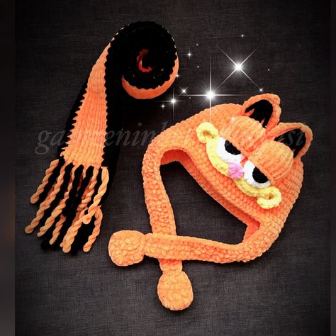 Garfield Crochet Hat, Orange Crochet Projects, Crochet Garfield Pattern Free, Crochet Garfield Hat, Orange Crochet Ideas, Garfield Hat, Crochet Animal Hats, Funky Hats, Crochet Fairy