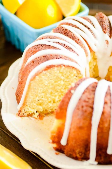 Lemon Poppyseed Bundt Cake Jello Bundt Cake, Lemon Jello Cake, Old Fashioned Chocolate Cake, Lemon Cake Mix Recipe, Poke Cake Lemon, Cake Mix Recipe, Lemon Pound Cake Recipe, Jello Cake, Lemon Jello