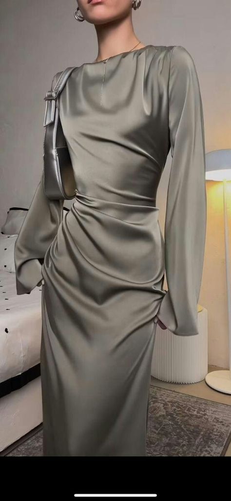 Dress Satin Hijab Bridesmaid, Graduation Outfit Ideas Modest, Graduation Outfit Aesthetic, Halal Prom Dresses, Hijab Dress Satin, Hijabi Graduation Outfits, Graduation Dress Modest, Silk Dress Outfit Classy, Modest Graduation Outfit