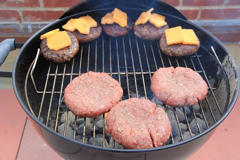 How To Grill The World's Best Cheeseburger Charcoal Burger, Best Grilled Burgers, Grilling Burgers, Grilled Burger Recipes, Ground Chuck, Catering Food Displays, 300 Dollars, Best Charcoal Grill, Burger Meat