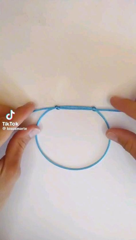 How To Make A Fishtail Bracelet, Wax Cord Bracelet Diy Tutorials, Adjustable Bracelet Tutorial, Memory Bracelets Ideas, How To Make A Loop On A Bracelet, Bracelet Knots Adjustable, String Bracelets Ideas, Simple Friendship Bracelet Patterns Step By Step, Fidget Bracelet Diy