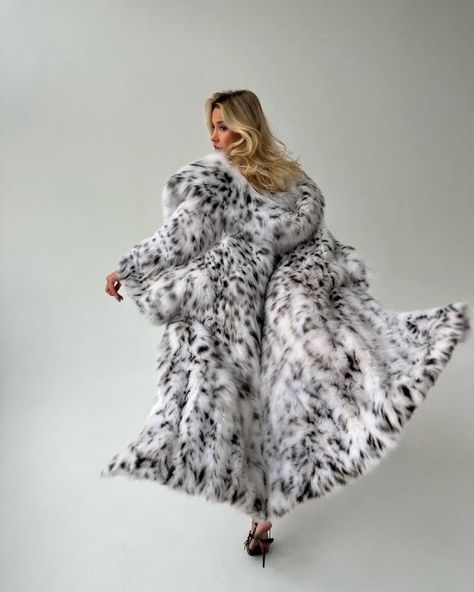 Just Beautiful, Fur Coat, Feel Free, White