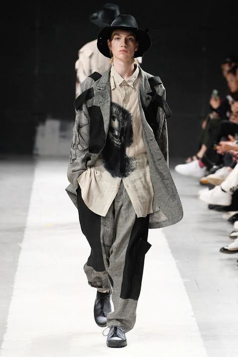 Yohji Yamamoto Street Style, Yohji Yamamoto Men, Missy Elliott, Mens Spring, Yohji Yamamoto, Spring 2024, Street Style Outfit, Style Outfits, Male Beauty