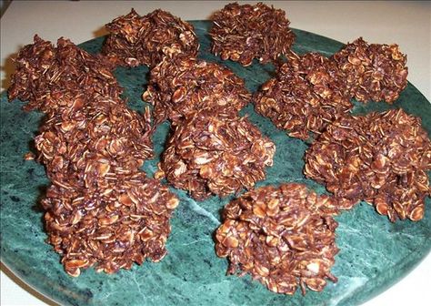 Chocolate Macaroons - No Bake Chocolate Frogs, No Bake Recipe, Chocolate Macaroons, Chocolate Frog, Coconut Macaroons, Köstliche Desserts, No Bake Treats, Sweets Treats, No Bake Cookies