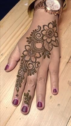 Mehndi Designs Front Hand Full, Aesthetic Mehndi Designs Front Hand, Mehndi Design Rose, Mehndi Designs Traditional, Cute Henna Design, Mehndi Tips, Aesthetic Mehndi Designs, Aesthetic Mehndi, Traditional Mehndi