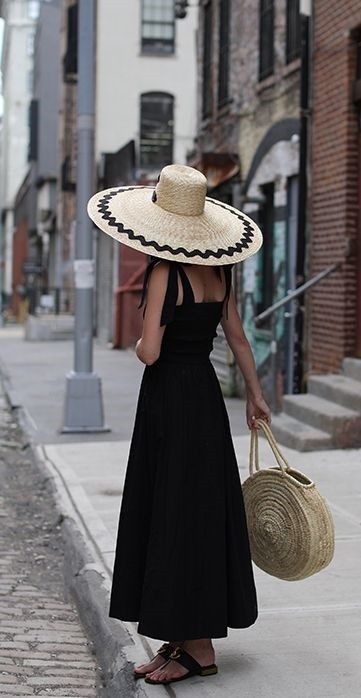 Straw Hats Outfit, Holiday Style Summer, Blair Eadie, Simple Summer Dresses, Atlantic Pacific, Outfits With Hats, Summer Accessories, Vacation Outfits, Summer Hats