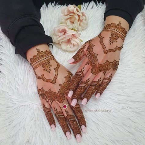 Wedding Henna Designs, Indian Henna Designs, Henna Designs Back, Palm Mehndi Design, Simple Mehendi Designs, Modern Henna Designs, Very Simple Mehndi Designs, Modern Mehndi Designs, Pretty Henna Designs