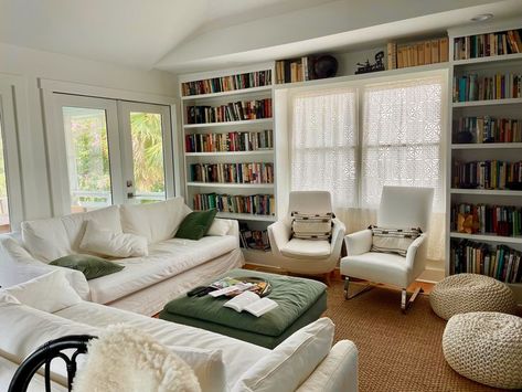 Coastal Library, White Furniture Ideas, Living Room Ideas Coastal, Room Ideas Coastal, Beach Library, Coastal Living Room Ideas, Library Room, House Library, Linen Furniture