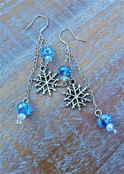 Christmas Earrings Beads, Winter Earrings Diy, Snow Flake Earrings, Snowflake Earrings Diy, Handmade Christmas Jewelry, Festive Holiday Beaded Jewelry, Christmas Diy Jewelry, Diy Christmas Earrings Ideas, Handmade Christmas Earrings