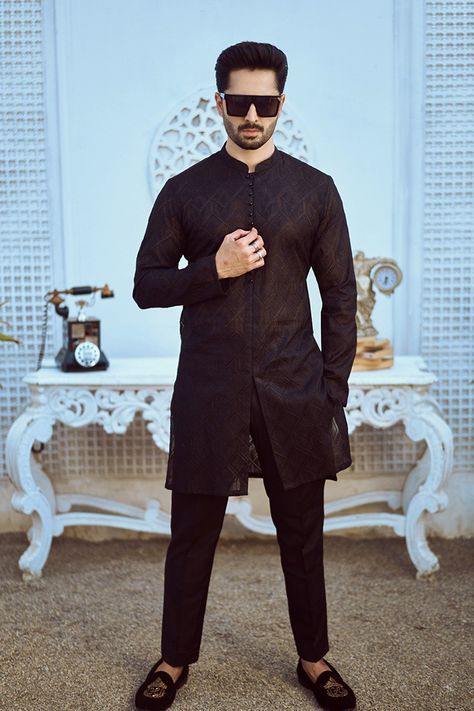 Danish Taimoor Kurta Design, Pakistani Kurta Designs For Men, Kurta Designs Men's Latest 2023, Pathani Kurta For Men, Kurta Poses, Blazer For Men Wedding, Menswear Indian, Formal Photography, Pakistani Kurta Designs