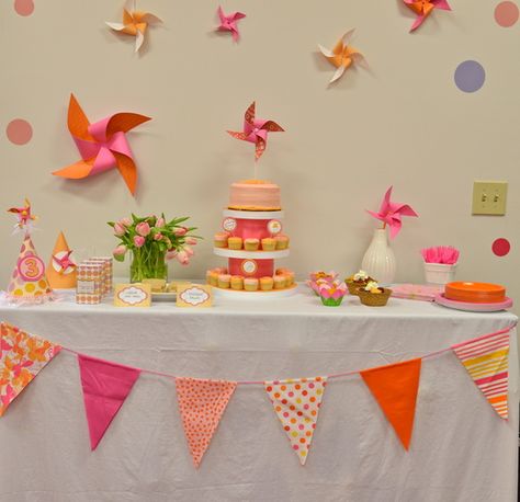 decor Pinwheels Diy, Orange Birthday Parties, Pinwheel Party, Pinwheels Party, Orange Birthday, Pinwheels Paper, Watermelon Party, Outdoor Birthday, 1st Birthday Girls