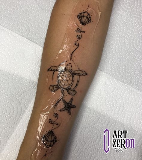 Tattoo Ideas Healthcare, Spine Tattoos Beach, Sea Life Spine Tattoo, Sea Turtle Back Tattoo, Caribbean Tattoo Ideas For Women, Turtle Spine Tattoo, Ocean Spine Tattoos For Women, Beach Spine Tattoo, Sea Life Tattoos For Women