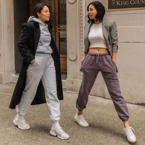 How To Wear Joggers, Oversized Joggers, Joggers Outfit, The Girlfriends, Sherpa Jacket, Put Together, White Sneakers, Street Fashion, Trend Setter