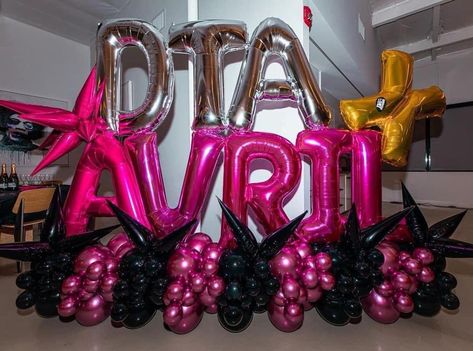 DTA💕💕💕💕💕🤍🤍🤍 Avril Lavigne Birthday, Pink Happy Birthday, Travis Barker, Full Body Massage, Avril Lavigne, Birthday Decor, Body Massage, Record Label, Birthday Decorations