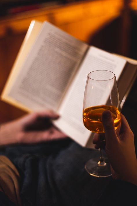 Sommelier Photoshoot, Wine And Books, Wine Content, Book And Wine, Wine Pics, Wine Advertising, Thirst For Knowledge, Relaxing Night, Wine Book