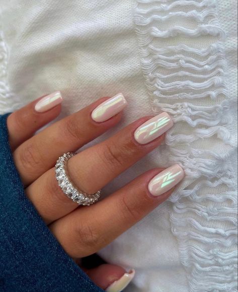 Nude Chrome, White Chrome Nails, Chrome Nails Designs, Latest Nail Trends, Short Coffin, Pink Chrome, Mirror Metal, Nails Press, Modern Nails