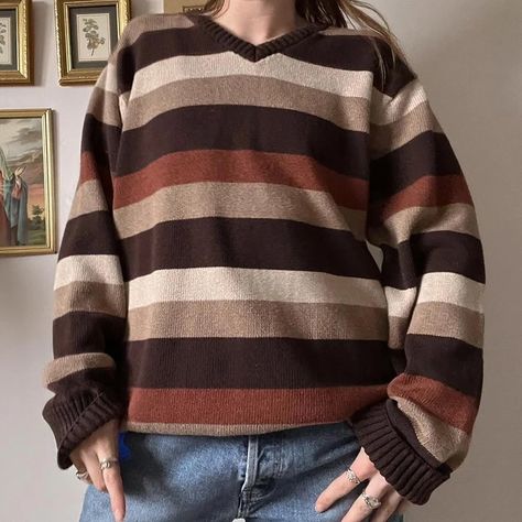 Brown Sweater 🍂🤩! Wear or tear ? 👇🏼 Brown Striped Sweater, Thanksgiving Fashion, Comfy Jeans, 80s Outfit, Suede Skirt, Oversized Pullover, Thanksgiving Outfit, Vintage Casual, Chunky Knits Sweater