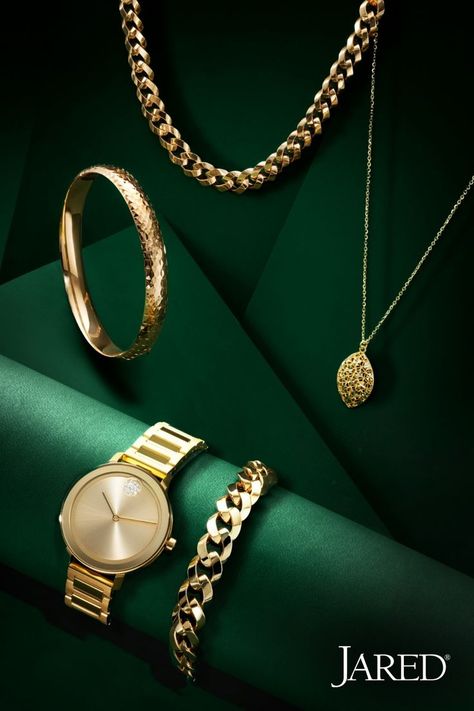 Enhance their style with Jared's luxurious assortment of coveted 10-14K gold jewelry. Gift Guide 2022, Jewelry For Him, Buy Gold Jewelry, Online Gold Jewellery, Yellow Gold Bangle, Gold Chains For Men, Yellow Gold Jewelry, Jewelry Fashion Trends, Jewelry Techniques