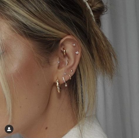 Kylie Jenner Ear Piercings, Kylie Jenner Piercings, Jamie Genevieve, Earrings Inspiration, Ear Candy, Ear Piercing, Jewelry Inspo, Piercing Jewelry, Tattoos And Piercings