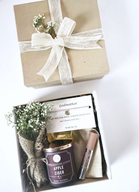 Simple Godmother Proposal, Godmother Box Ideas, Baptism Proposal Ideas, Wedding Godparents Proposal Ideas, Godparents Proposal Ideas, Godmother Proposal Ideas, Godparent Request Ideas, Godparent Request, Godmother Gifts Baptisms