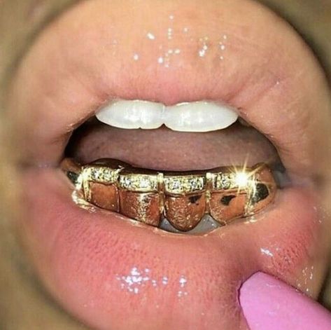 Pinterest | ashleynxoxo✨ Bottom Grills, Girl Grillz, Grillz Teeth, Diamond Grillz, Gold Grill, Gold Grillz, Grills Teeth, Tooth Gem, Gold Teeth