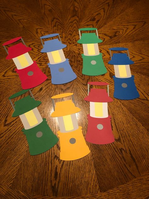 Outside Themed Classroom, Camp Counselor Ideas Cabin, Camping Props Ideas, Camping Theme Hallway Decorations, Summer Camp Cabin Themes, Camping Classroom Crafts, Camper Classroom Theme, Camping Theme Library, Campfire Classroom Theme