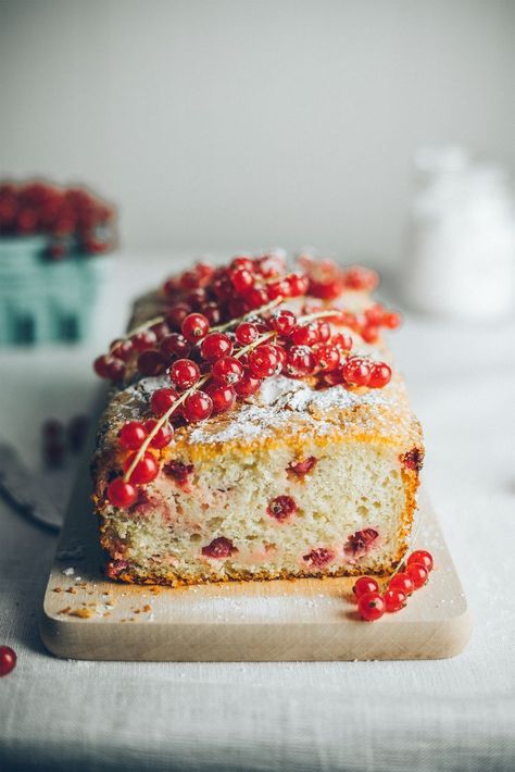 Lemon & Red Currant Yogurt Loaf recipe #redcurrant #desserts Red Currant Recipe, Currant Bread, Currant Cake, Currant Recipes, Loaf Recipes, Red Currant, Cat Treat Recipes, Fruit Recipes, Healthy Baking