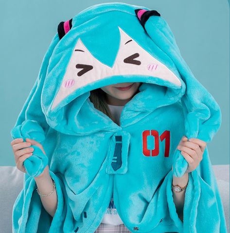 Japanese Fashion Kawaii, Miku Hatsune Chibi, Miku Cosplay, Cosy Outfit, Things I Need To Buy, Small Pillow, Kawaii Shoes, Emo Outfits, Hooded Blanket