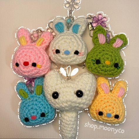 Bunini:$8 Binky bong keychain:$7 Whole collection:$40+lots of free goodies! Pls dm @shop.moonyco on instagram to purchase! #crochet #newjeans #kpop #forsale #crocheting Kpop Crochet Keychain, Newjeans Accessories, Newjeans Binky, Crochet Kpop Ideas, New Jeans Crochet, Newjeans Keychain, Newjeans Crochet, Enhypen Crochet, Kpop Crochet Pattern