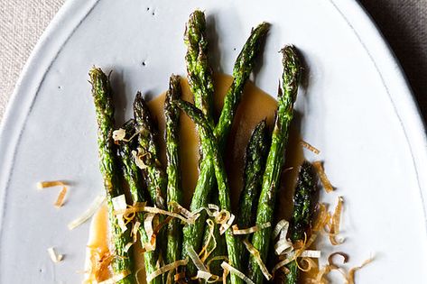 Nobu's Fried Asarapgus with Miso Dressing Fried Asparagus, Asparagus Fries, Miso Dressing, Vegetarian Cookbook, The Best Recipes, Food 52, Kid Friendly Meals, Home Products, Vegetable Dishes