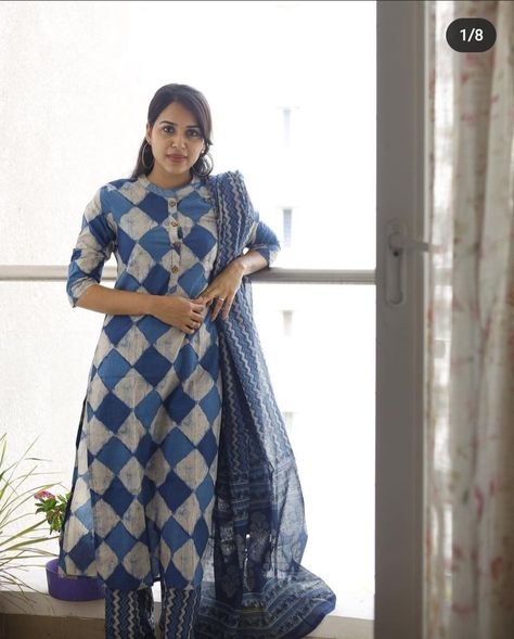 Trisha In Churidar, Normal Chudithar Designs, Chudi Tops, Dress Materials Indian Cotton, Normal Kurti, Kurti Styling, Kurthi Design, Chudidhar Designs, Cotton Suit Designs